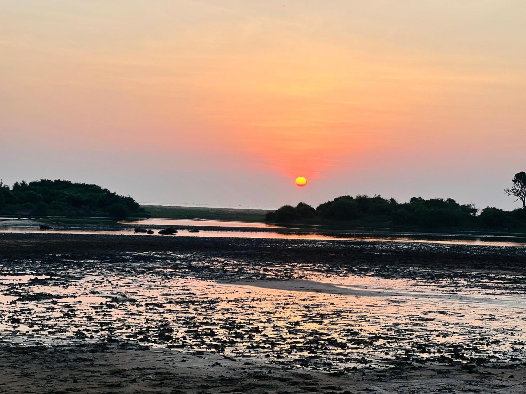 Kingfisher Beach Resort-Yala Kirinda  Exteriér fotografie